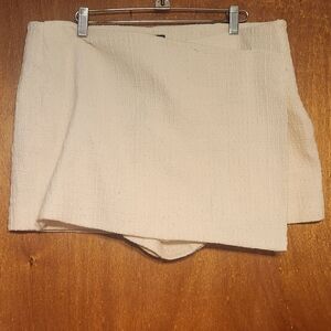 Zara Women's White Tweed Skort size XXL
